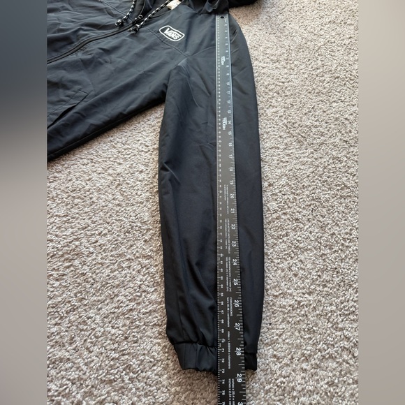 Vans Windbreaker Jacket Mens M Black Hooded Full Zip Lightweight Skate - Picture 8 of 9